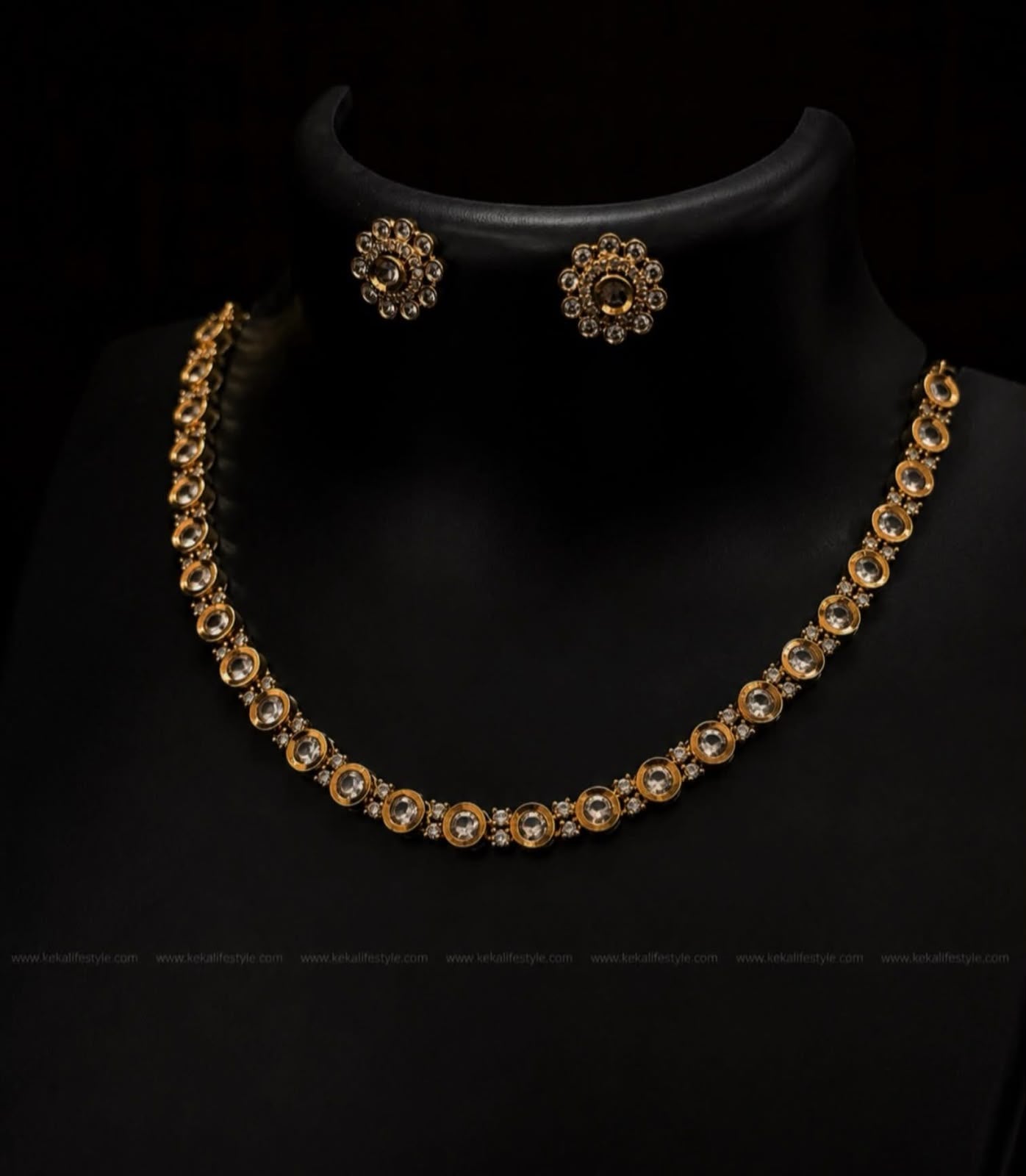 NGN0259 - Round ad Necklace with earrings