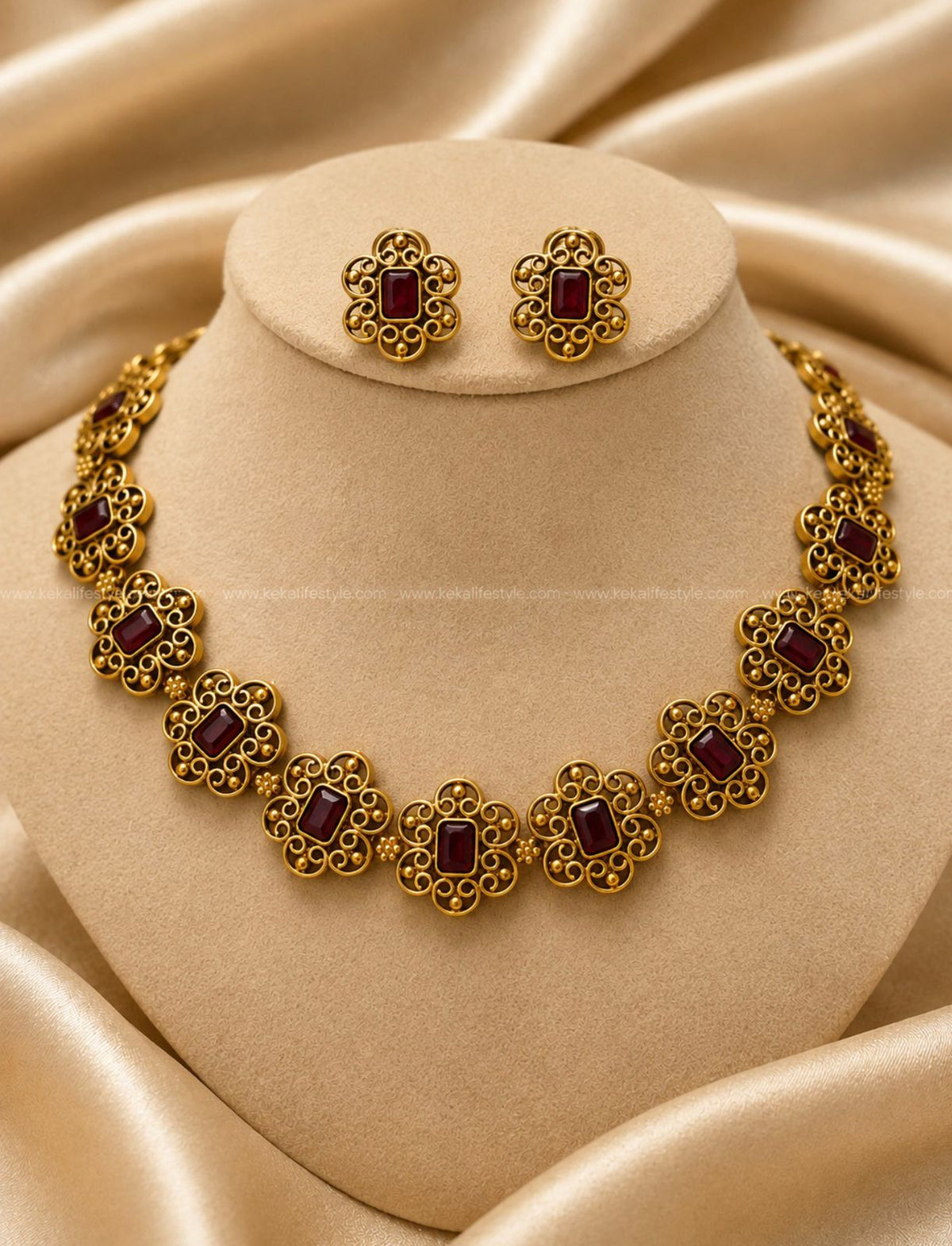 NGN0300 - Ruby flower necklace with earrings