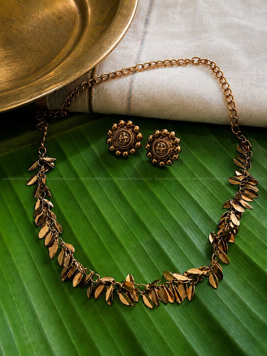 Antique ilakkathaali